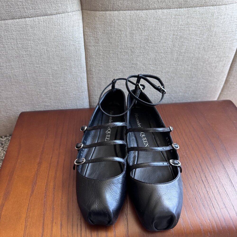 Alexander McQueen black buckled-straps leather ballerina flat shoes 36